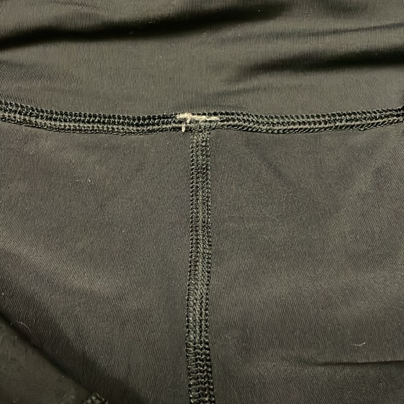 Women's Lululemon Chase Me Crop II Leggings, Black, Size 10 - Picture 12 of 13